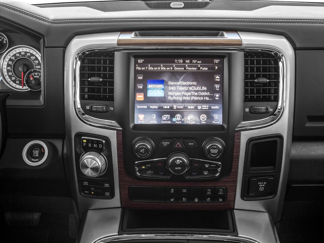 2017 RAM 1500 Laramie 4x4 Crew Cab 5'7" Box