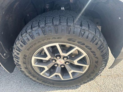 2022 GMC Canyon Crew Cab Short Box 4-Wheel Drive AT4 w/Leather