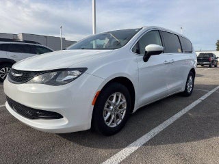 2022 Chrysler Voyager LX FWD