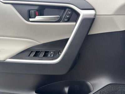 2025 Toyota RAV4 XLE Premium FWD (Natl)