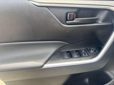 2025 Toyota RAV4 LE FWD (GS)