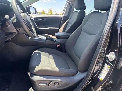 2025 Toyota RAV4 XLE AWD (Natl)