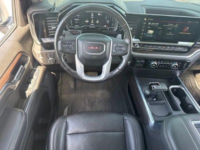2022 GMC Sierra 1500 Crew Cab Short Box 4-Wheel Drive SLT