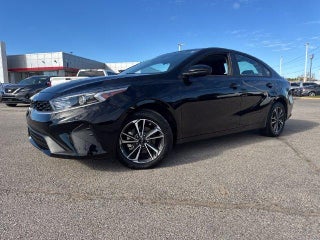 2023 Kia Forte LXS IVT