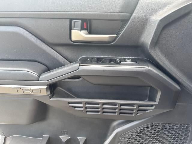 2025 Toyota Tacoma 4WD 4WD SR Double Cab 5' Bed MT (Natl)