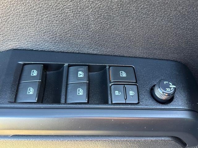 2023 Toyota Tacoma 4WD 4WD SR Double Cab 5' Bed V6 AT (GS)