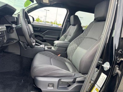 2025 Toyota Tacoma 2WD 2WD SR5 Double Cab 5' Bed AT (SE)