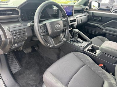 2025 Toyota Tacoma 2WD 2WD SR5 Double Cab 5' Bed AT (SE)