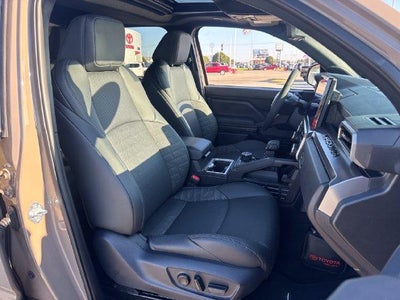 2026 Toyota Tacoma 4WD 4WD TRD Off Road Hybrid Double Cab 5' Bed AT (Natl)