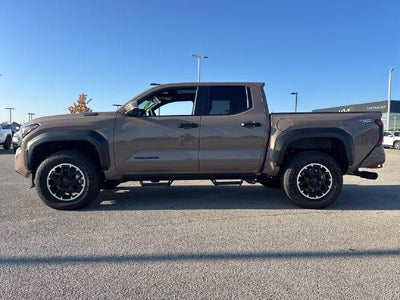 2026 Toyota Tacoma 4WD 4WD TRD Off Road Hybrid Double Cab 5' Bed AT (Natl)