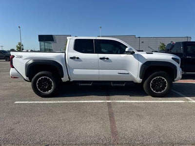 2025 Toyota Tacoma 4WD 4WD TRD Off Road Hybrid Double Cab 5' Bed AT (Natl)