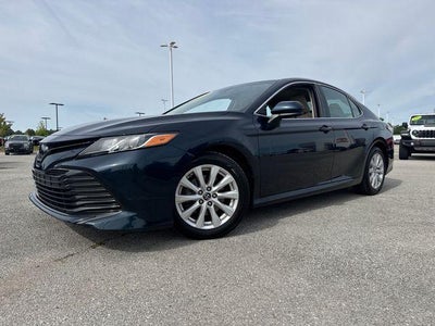 2019 Toyota Camry LE Auto (SE)