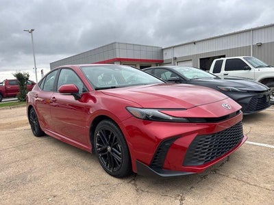 2025 Toyota Camry SE (SE)