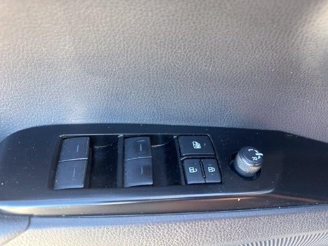 2025 Toyota Camry SE (SE)