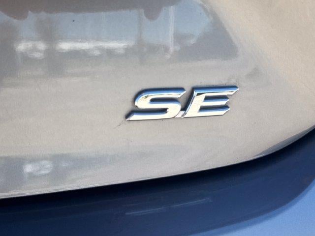 2025 Toyota Camry SE (SE)