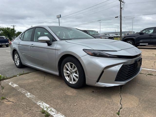 2025 Toyota Camry LE (SE)