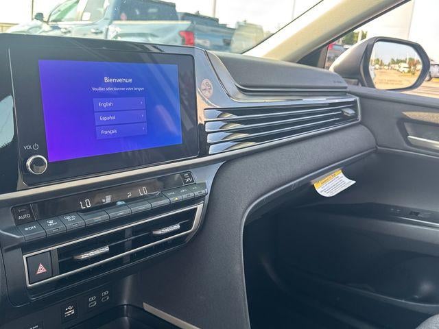 2025 Toyota Camry LE (SE)