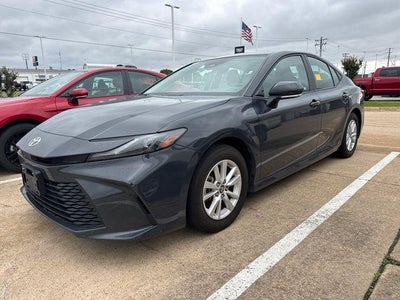 2025 Toyota Camry LE (SE)