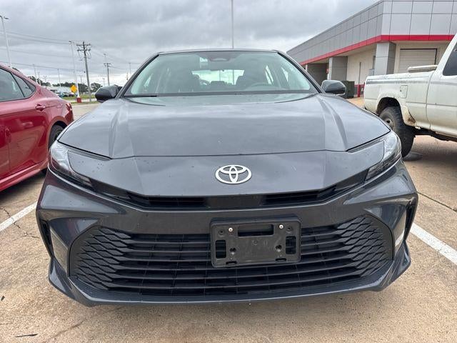 2025 Toyota Camry LE (SE)