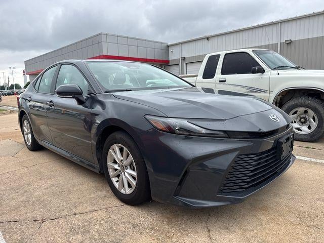 2025 Toyota Camry LE (SE)