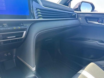 2025 Toyota Camry SE (SE)