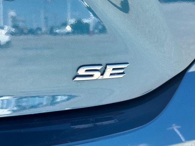 2025 Toyota Camry SE (SE)