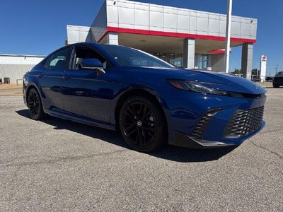 2025 Toyota Camry SE (SE)