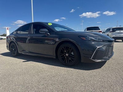 2025 Toyota Camry SE (SE)