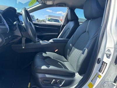 2023 Toyota Camry SE Auto (SE)