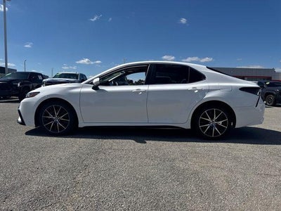 2023 Toyota Camry SE Auto (SE)