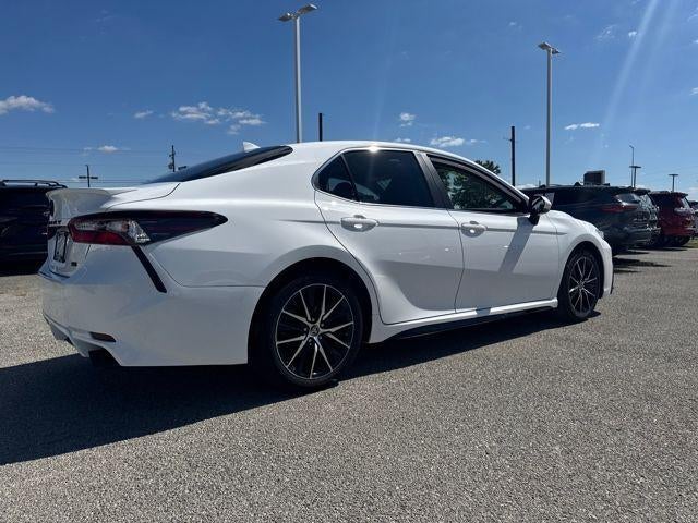 2023 Toyota Camry SE Auto (SE)