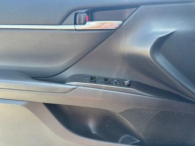 2023 Toyota Camry SE Auto (SE)