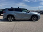 2022 Toyota Highlander XLE FWD (Natl)