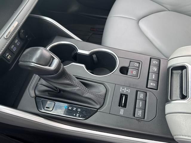 2022 Toyota Highlander XLE AWD (Natl)