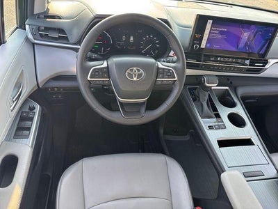 2025 Toyota Sienna XLE AWD 7-Passenger (Natl)
