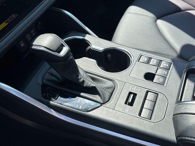 2026 Toyota Highlander XLE AWD (Natl)
