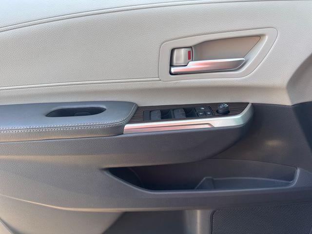 2022 Toyota Sienna XLE FWD 8-Passenger (Natl)