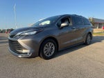 2022 Toyota Sienna XLE FWD 8-Passenger (Natl)