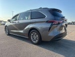 2022 Toyota Sienna XLE FWD 8-Passenger (Natl)