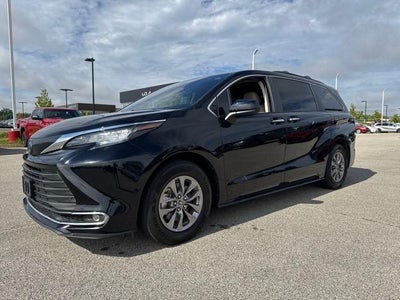 2023 Toyota Sienna XLE FWD 8-Passenger (Natl)