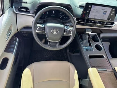2023 Toyota Sienna XLE FWD 8-Passenger (Natl)