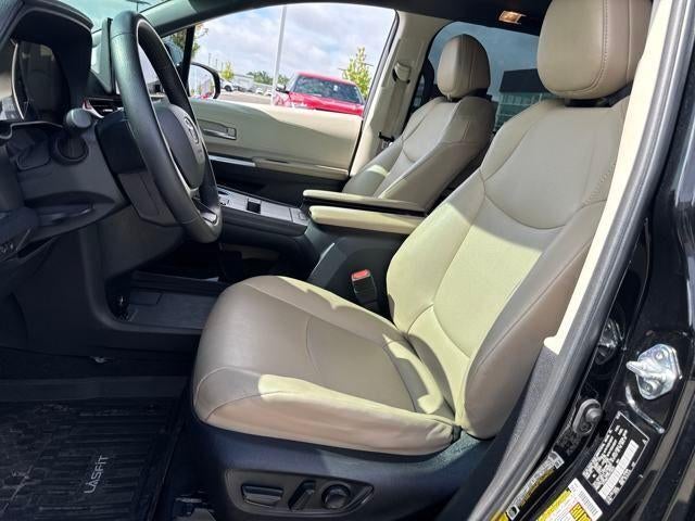 2023 Toyota Sienna XLE FWD 8-Passenger (Natl)