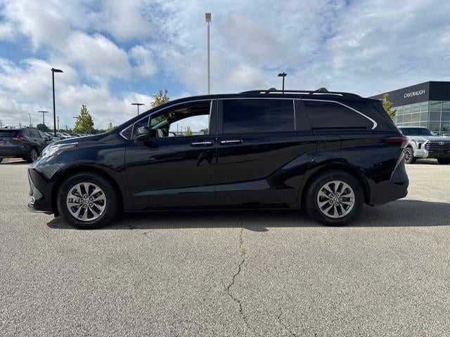 2023 Toyota Sienna XLE FWD 8-Passenger (Natl)