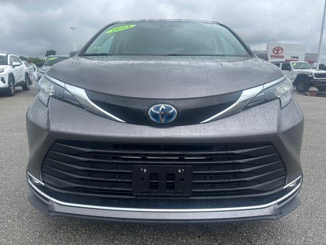 2024 Toyota Sienna XLE FWD 8-Passenger (Natl)