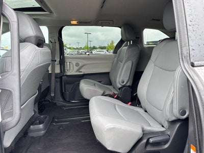 2024 Toyota Sienna XLE FWD 8-Passenger (Natl)