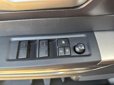 2023 Toyota Tundra 4WD 4WD SR5 CrewMax 5.5' Bed (SE)