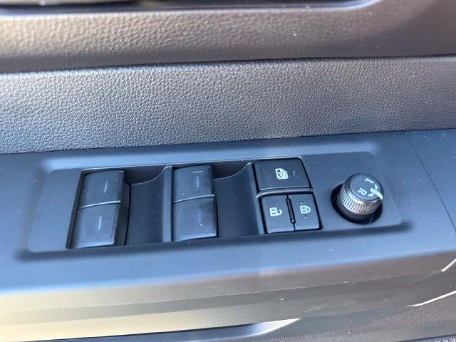 2026 Toyota Tundra 4WD 4WD SR5 CrewMax 5.5' Bed (SE)
