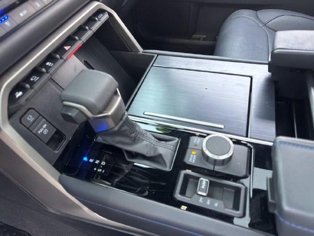 2026 Toyota Tundra 4WD 4WD Platinum CrewMax 5.5' Bed (Natl)
