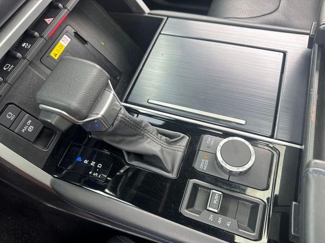 2023 Toyota Tundra 4WD 4WD Platinum CrewMax 5.5' Bed (Natl)