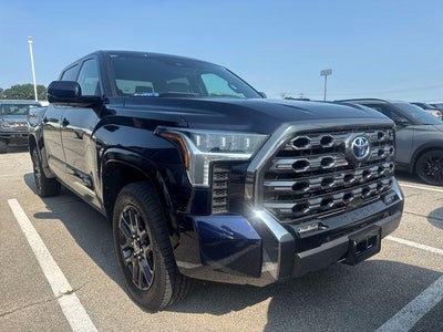 2023 Toyota Tundra 4WD 4WD Platinum Hybrid CrewMax 5.5' Bed (Natl)